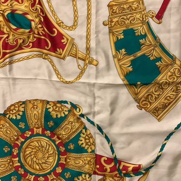 Scarf - Picture 6 of 6